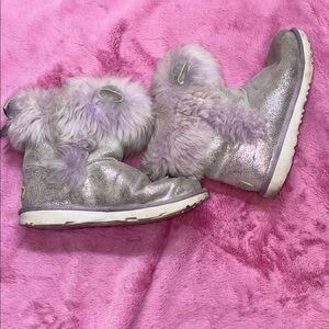 UGG Unicorn Ears Faux Fur Trim Maizey Classic II Silver / Lavender Boots